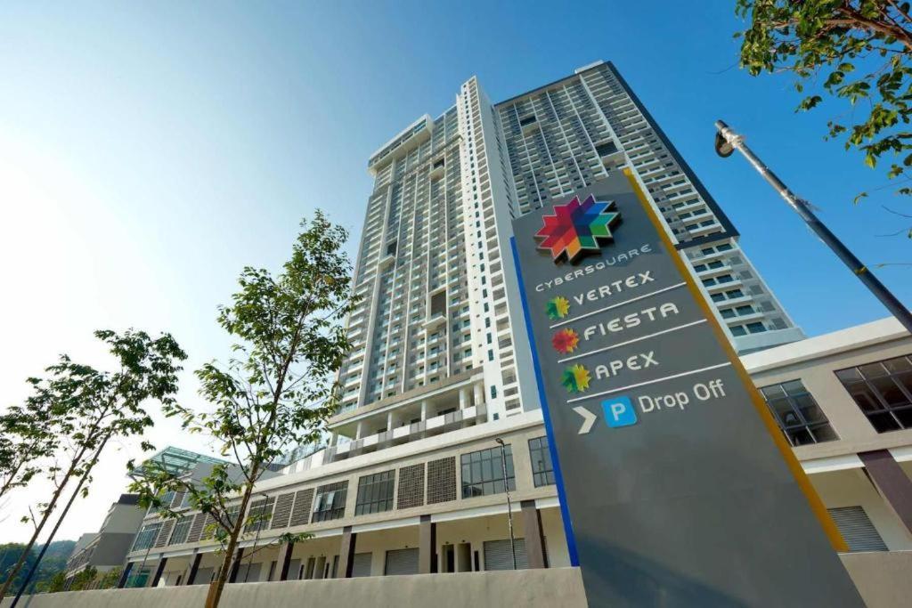 Netflix-Designed Studio Home At Cybersquare, Cyberjaya By Flexihome-My מראה חיצוני תמונה